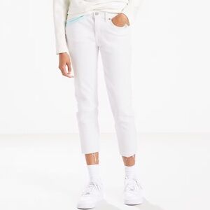 Levi’s sz 28 White denim Frayed raw Hem cropped mid-rise stretch Boyfriend Jeans